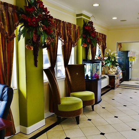 Scottish Inn And Suites Алвин Екстериор снимка