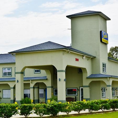 Scottish Inn And Suites Алвин Екстериор снимка