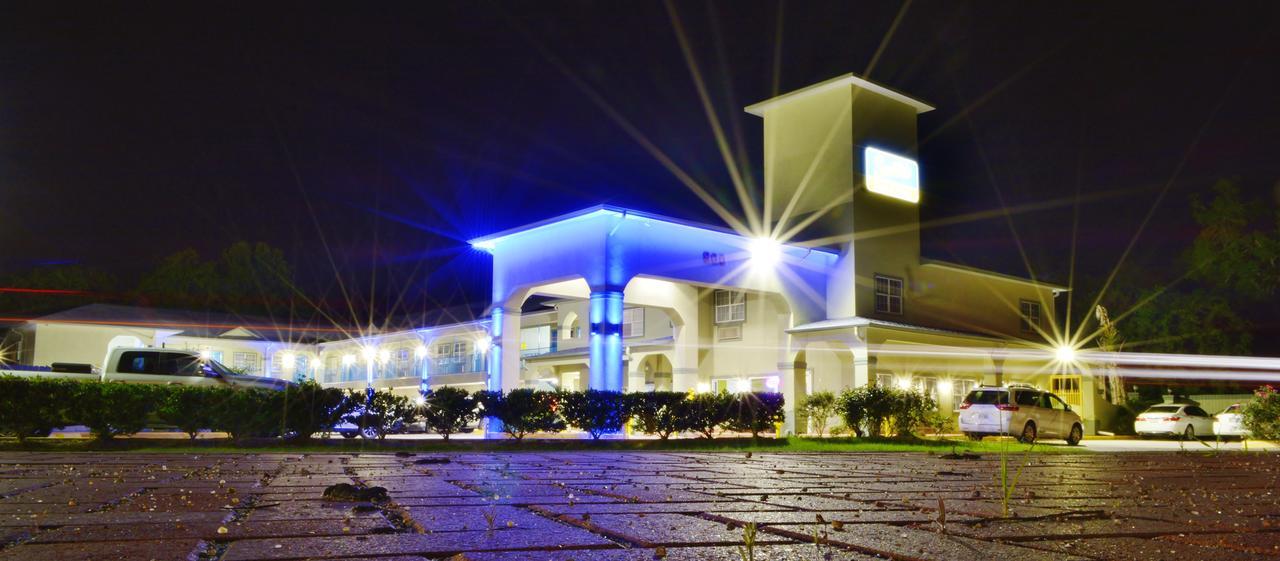 Scottish Inn And Suites Алвин Екстериор снимка